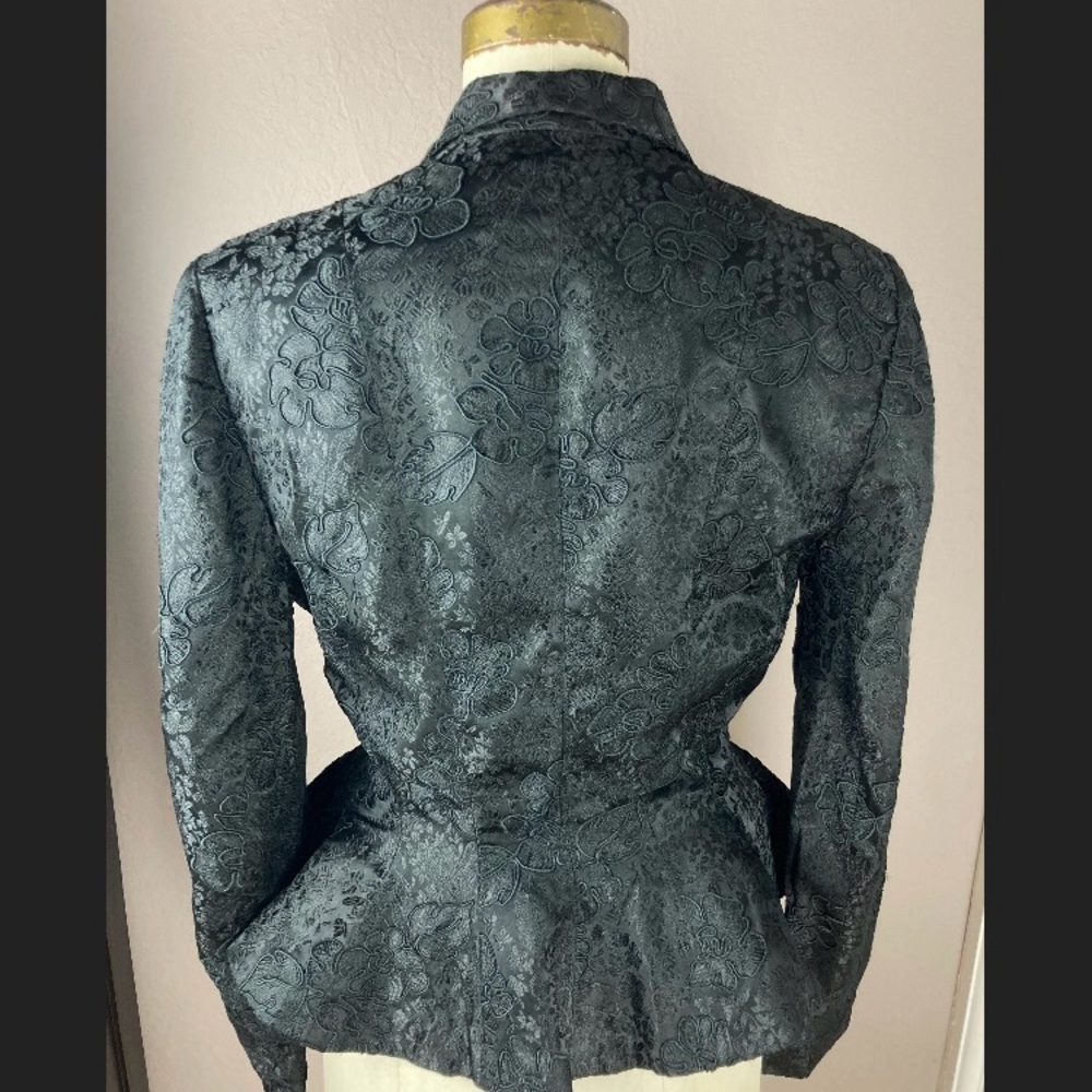 1950s Lilli Ann Tailored Silk Jacquard Blazer With Peplum and Soutache Design - Picture 5 of 10